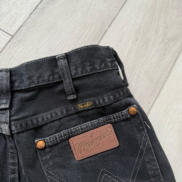 ARITZIA WRANGLER HIGH WAISTED JEAN SHORTS - Picture 9 of 9
